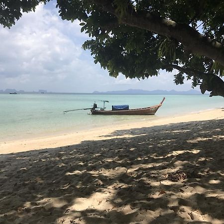 Paradise Beachfront Bungalows Hotel เกาะกระดาน ภายนอก รูปภาพ