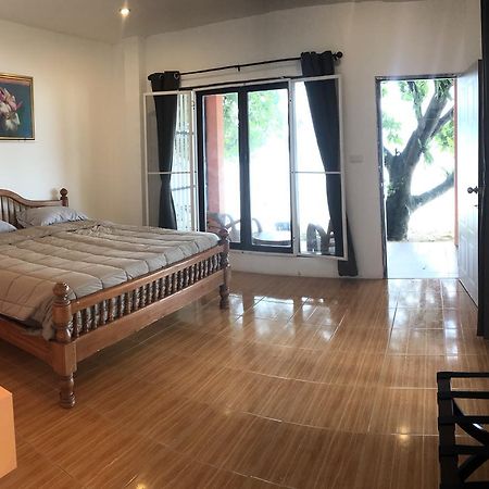 Paradise Beachfront Bungalows Hotel เกาะกระดาน ภายนอก รูปภาพ