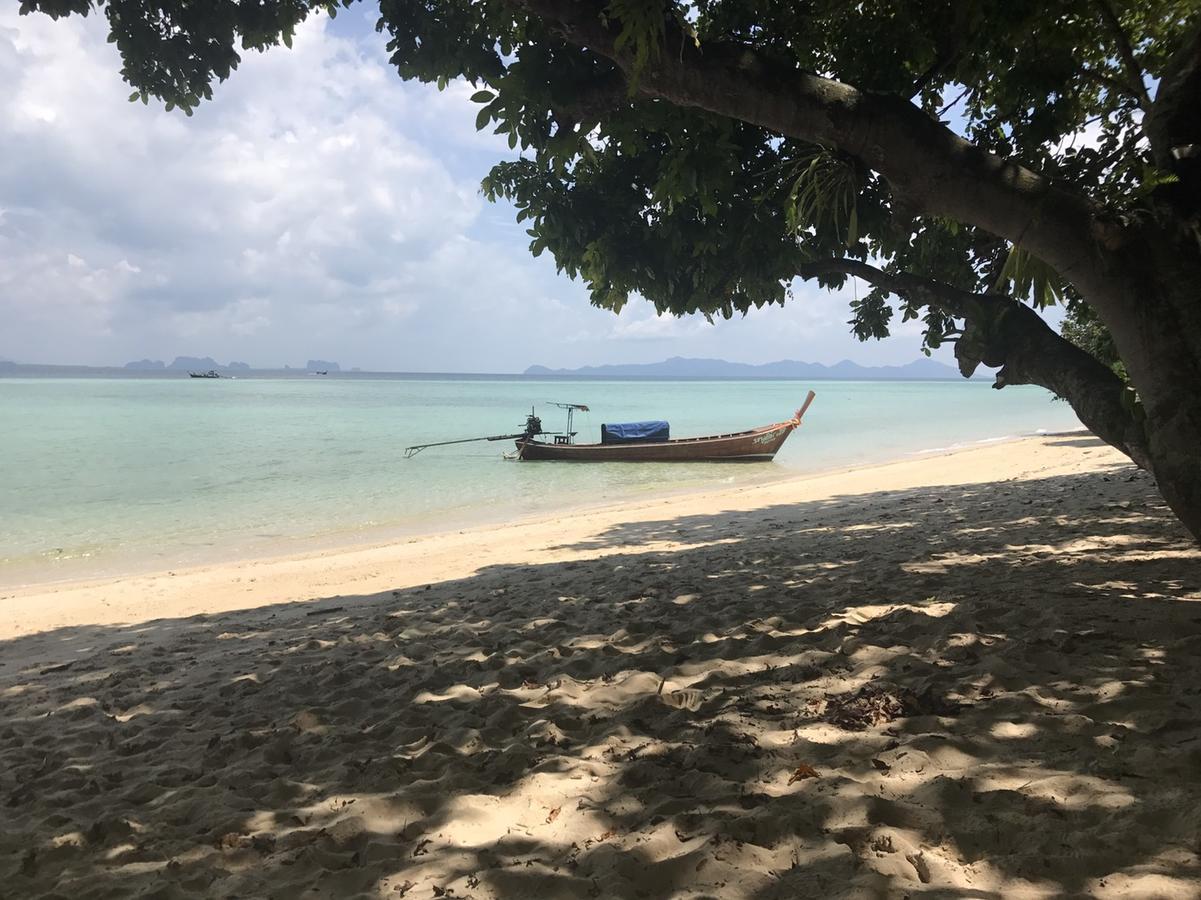 Paradise Beachfront Bungalows Hotel เกาะกระดาน ภายนอก รูปภาพ