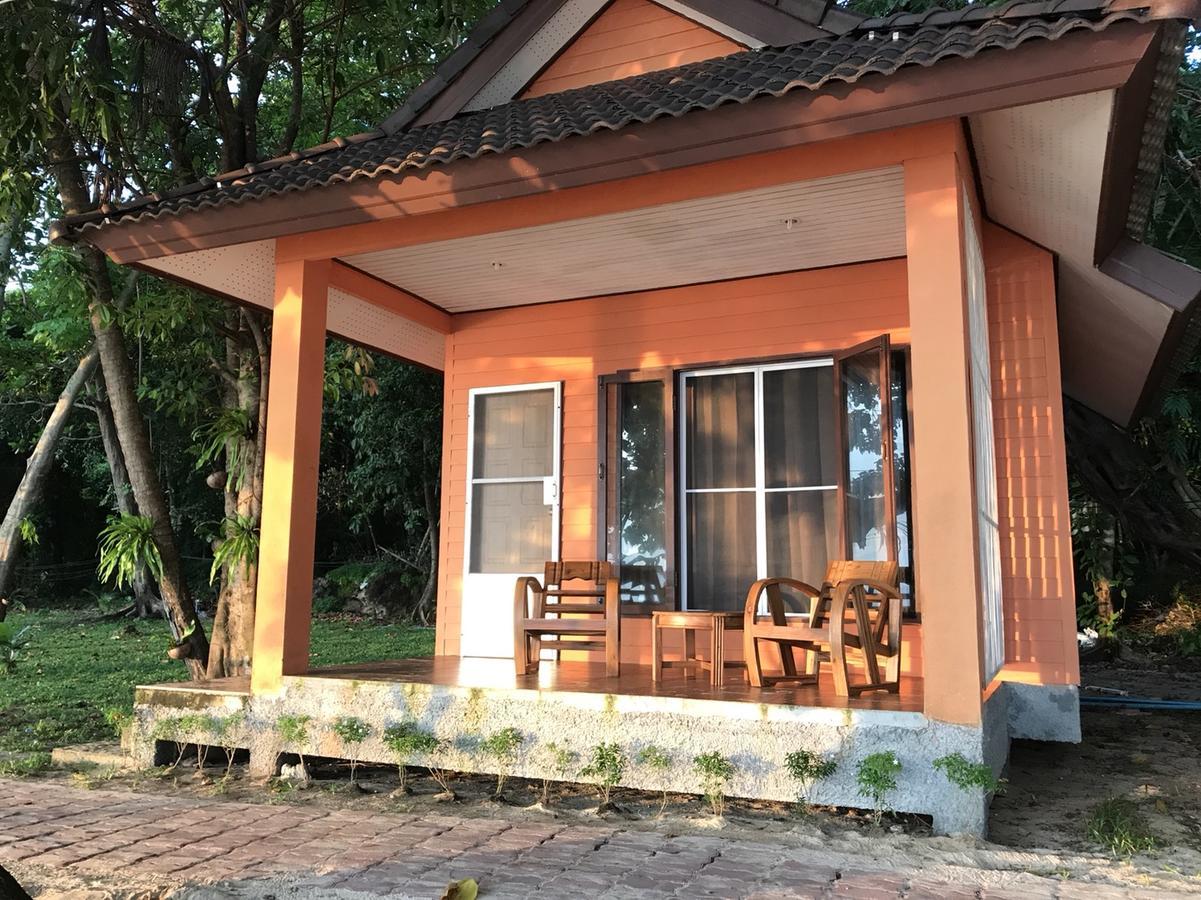 Paradise Beachfront Bungalows Hotel เกาะกระดาน ภายนอก รูปภาพ
