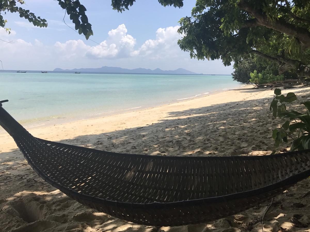 Paradise Beachfront Bungalows Hotel เกาะกระดาน ภายนอก รูปภาพ