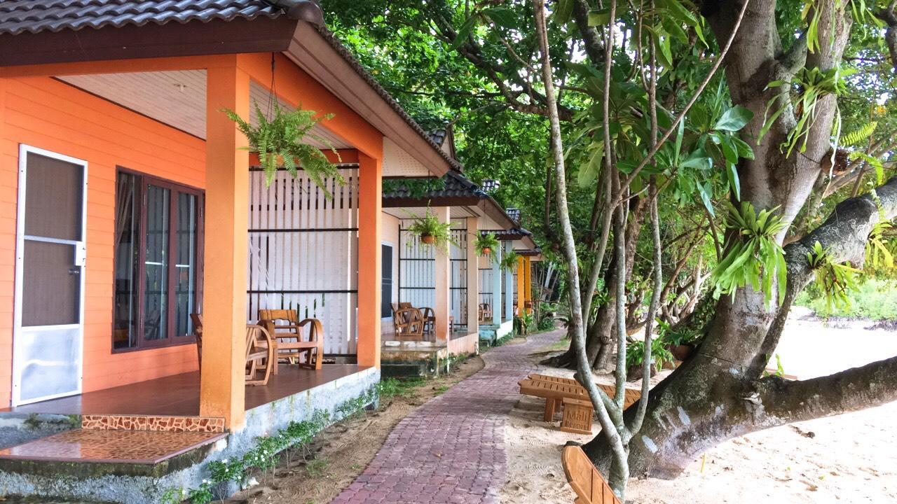 Paradise Beachfront Bungalows Hotel เกาะกระดาน ภายนอก รูปภาพ